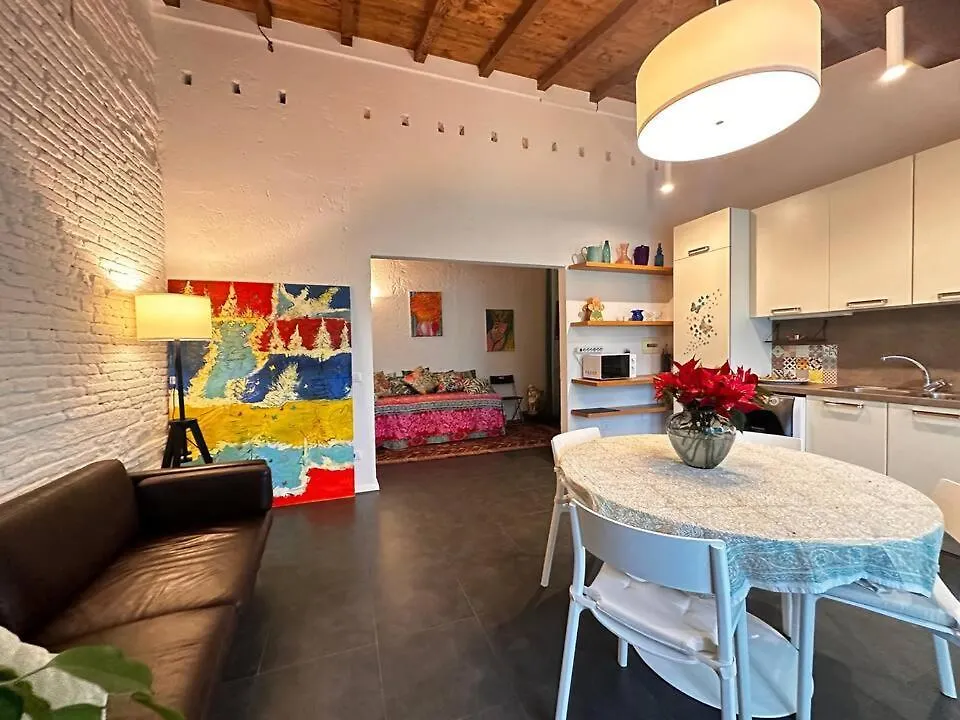 Angelic Portion Of Property In Oltrarno Area فلورنس شقة